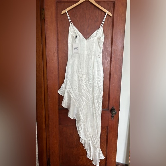 Bardot Ivory Ember Dress Size 4 BNWT - Picture 3 of 4
